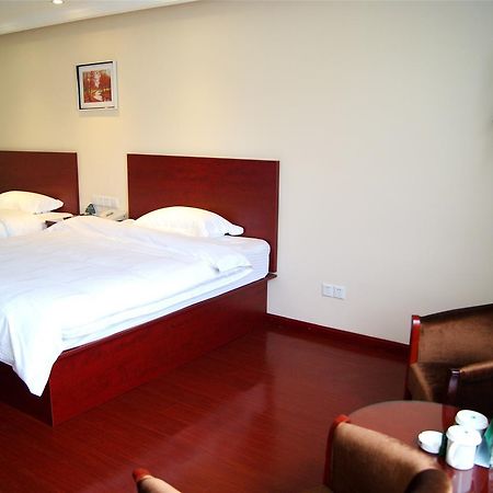 Greentree Inn Jiangsu Zhenjiang Dingmao Industrial Park Wode Square Express Hotel Екстер'єр фото