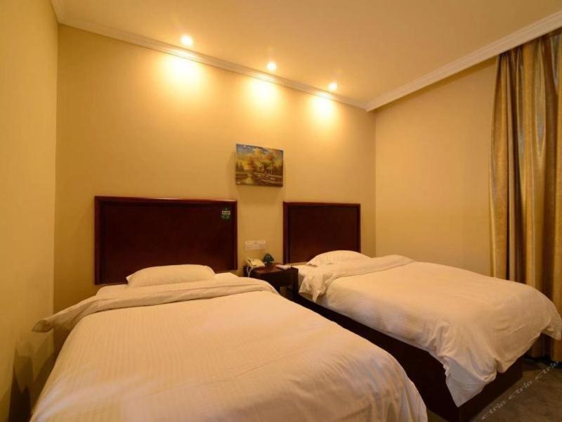 Greentree Inn Jiangsu Zhenjiang Dingmao Industrial Park Wode Square Express Hotel Екстер'єр фото