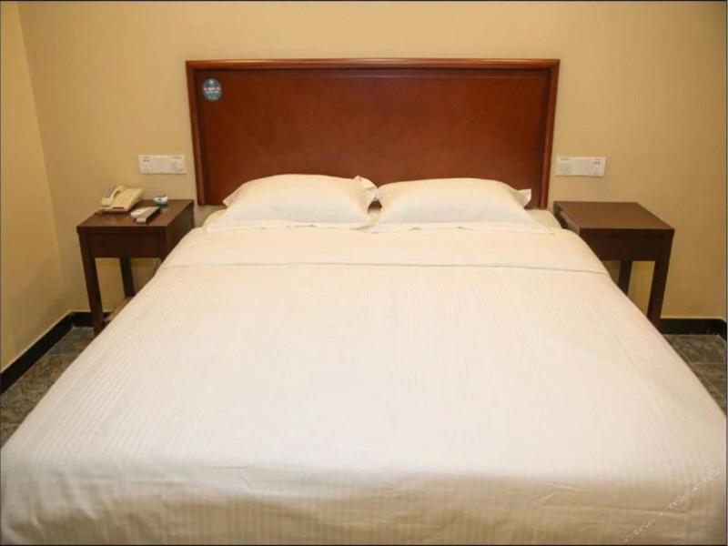 Greentree Inn Jiangsu Zhenjiang Dingmao Industrial Park Wode Square Express Hotel Екстер'єр фото