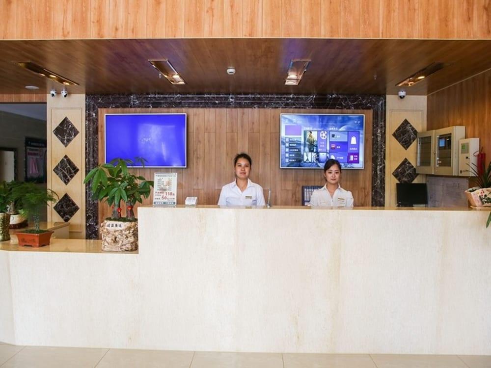 Greentree Inn Jiangsu Zhenjiang Dingmao Industrial Park Wode Square Express Hotel Екстер'єр фото