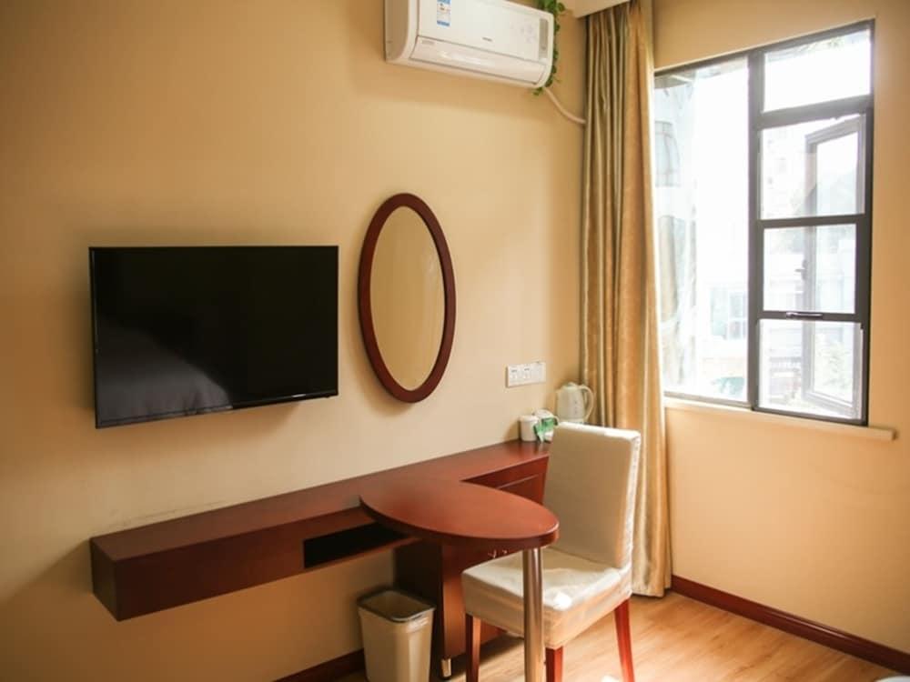 Greentree Inn Jiangsu Zhenjiang Dingmao Industrial Park Wode Square Express Hotel Екстер'єр фото