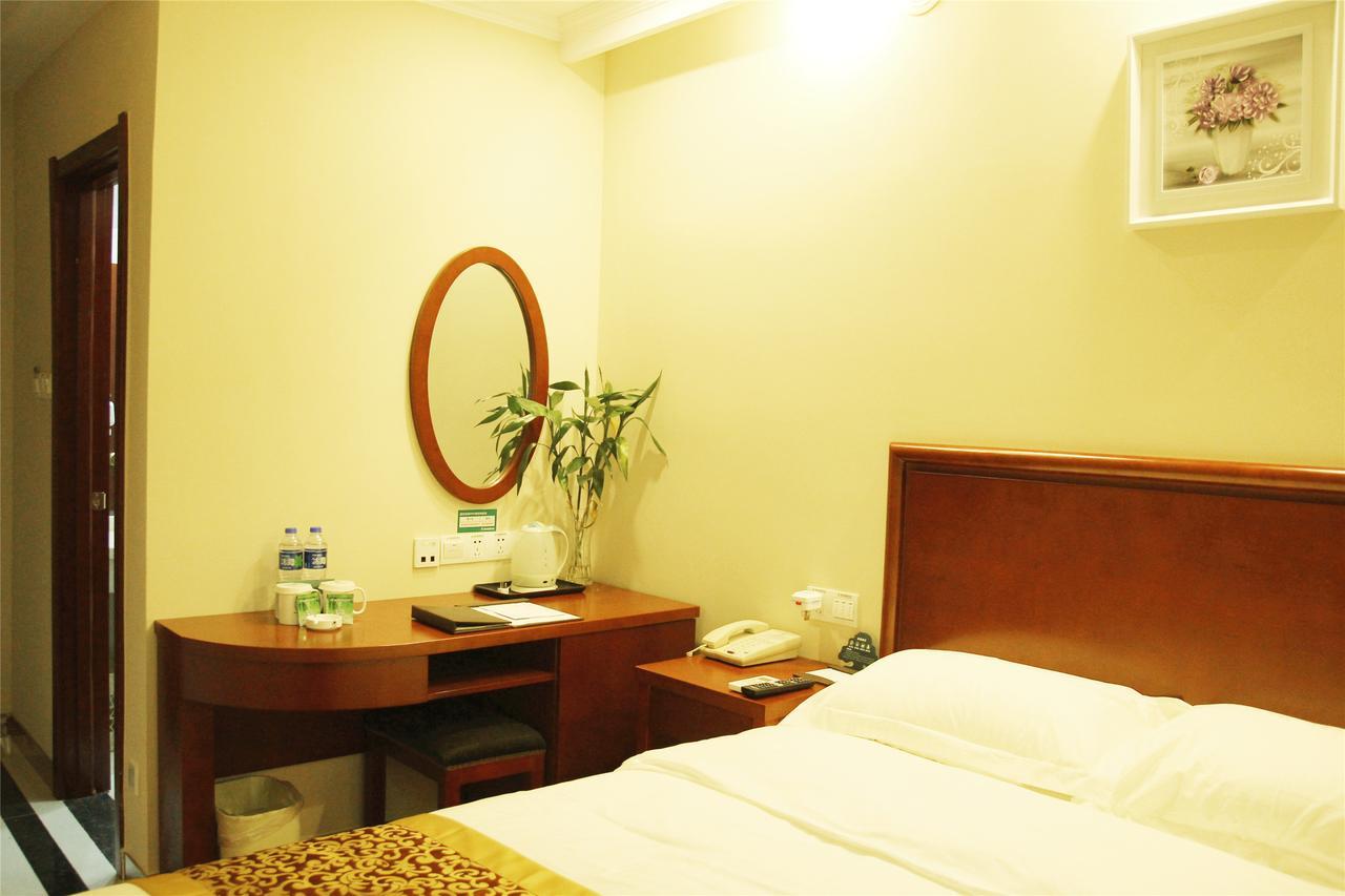 Greentree Inn Jiangsu Zhenjiang Dingmao Industrial Park Wode Square Express Hotel Екстер'єр фото