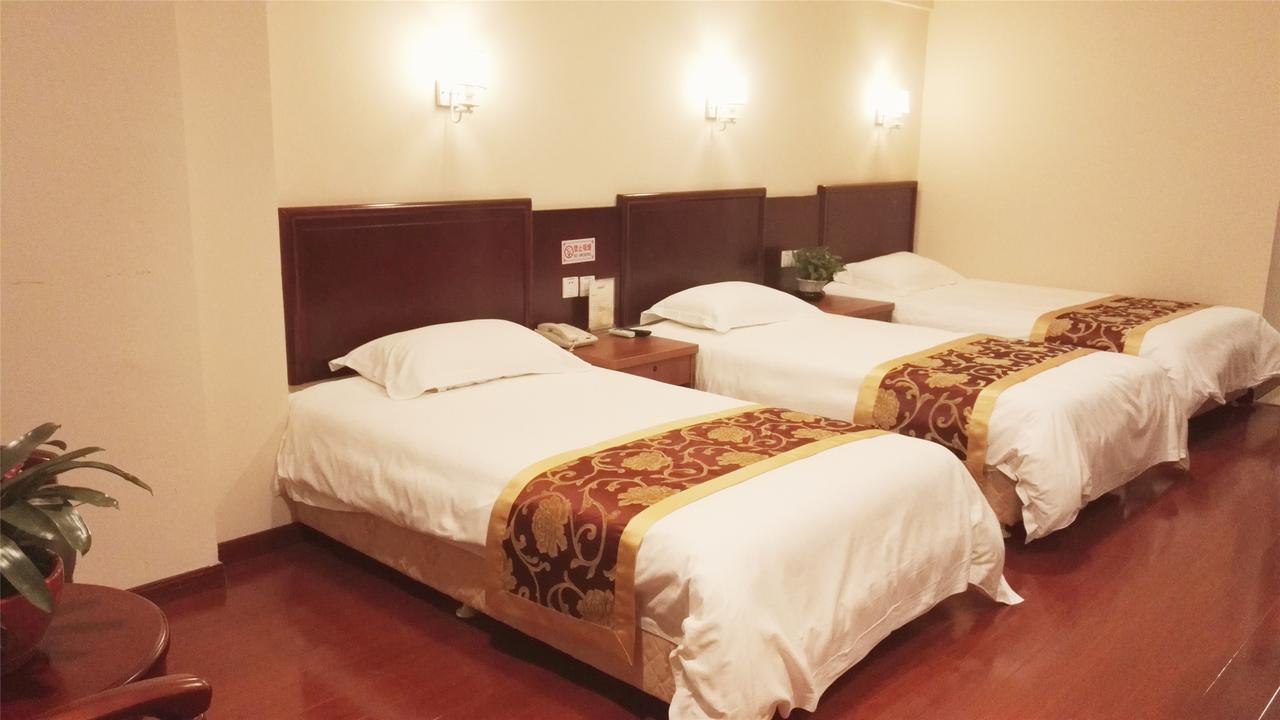 Greentree Inn Jiangsu Zhenjiang Dingmao Industrial Park Wode Square Express Hotel Екстер'єр фото