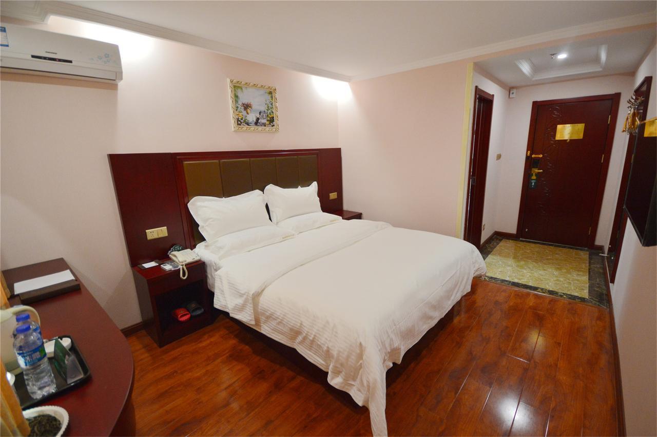 Greentree Inn Jiangsu Zhenjiang Dingmao Industrial Park Wode Square Express Hotel Екстер'єр фото