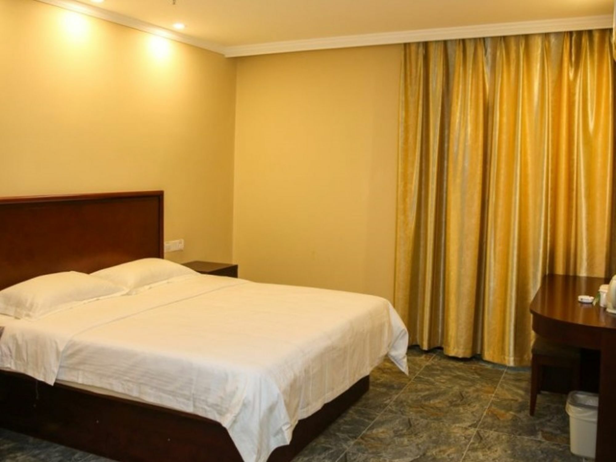 Greentree Inn Jiangsu Zhenjiang Dingmao Industrial Park Wode Square Express Hotel Екстер'єр фото