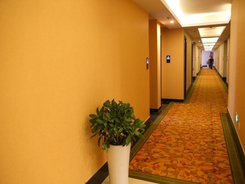 Greentree Inn Jiangsu Zhenjiang Dingmao Industrial Park Wode Square Express Hotel Екстер'єр фото